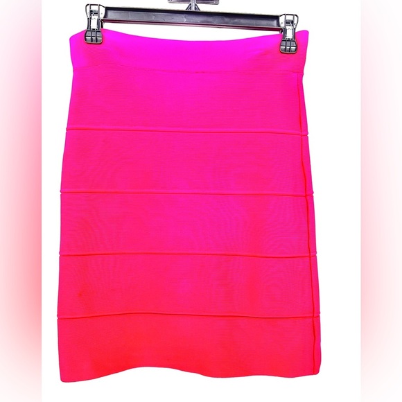 BCBGMaxazria "Simone" Neon Pink Bandage Style Mini Skirt Women's Size M Y2K - Picture 7 of 9